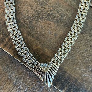 Elegant Gold Necklace with Crystal Accents